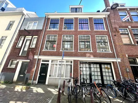 Woning aan de Zandstraat te Amsterdam