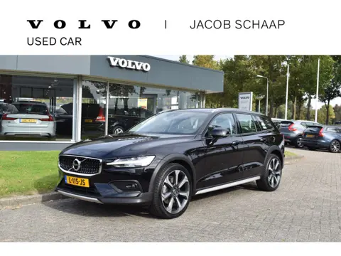 Volvo V60 Cross Country B5 AWD 265PK Automaat Pro | Trekhaak | ACC | Blis | Camera | Styling kit | 2