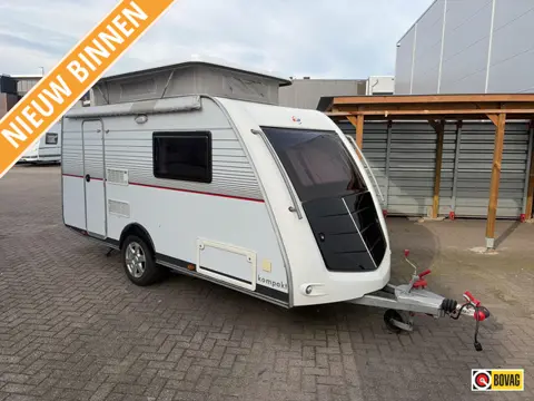 Kip Kompakt 37  EKV NET BINNEN | ZEER NETJES
