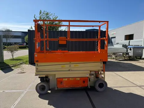 JLG 2032 ES schaar hoogwerker 8 meter (bj 2015)