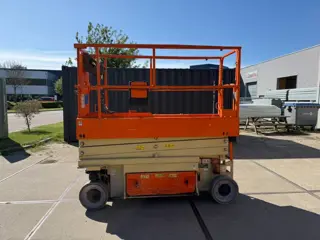 JLG 2032 ES schaar hoogwerker 8 meter (bj 2015)