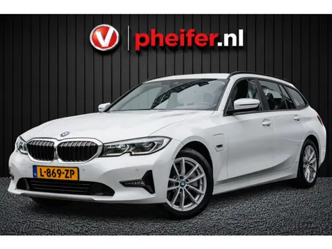 BMW 3 Serie Touring 320e Business Edition Plus Trekhaak/ Leer/ Stoelverwarming/ Camera/ Laserlight