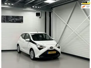 Toyota Aygo 1.0 VVT-i X-PLAY LIMITED CarPlay/Android/Camera/ LED/MultiMedia/Touchscreen/ El.ramen/El