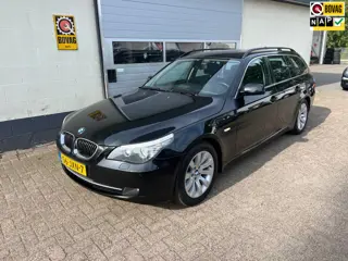 BMW 5-serie Touring 525d Business Line Edition I 1E EIGENAAR NAVI LEDER CLIMATE AUTOMAAT TREKHAAK EL