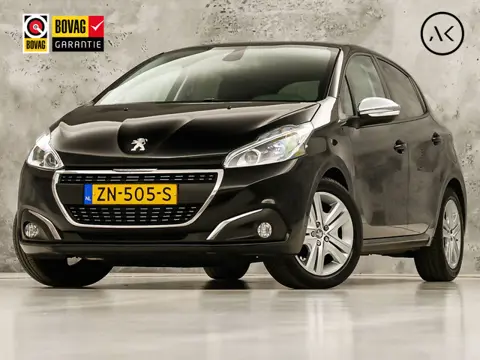 Peugeot 208 1.2 PureTech Signature (APPLE CARPLAY, LOGISCH NAP, NAVIGATIE, GETINT GLAS, SPORTSTOELEN
