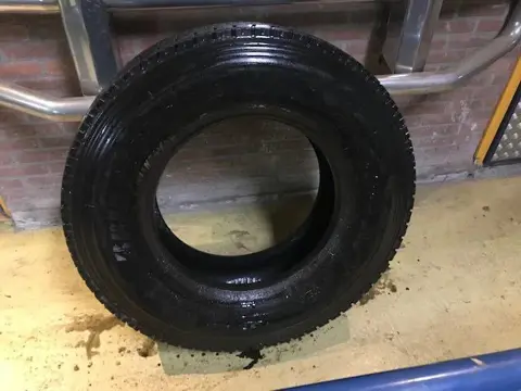 Bridgestone M749 295/80R22.5