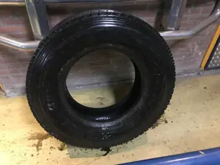 Bridgestone M749 295/80R22.5