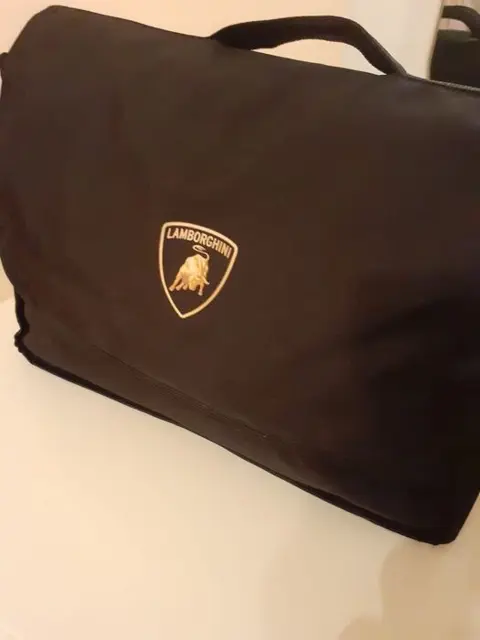 Accessoire - Borsa e telo coprivettura Lamborghini