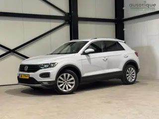 Volkswagen T-Roc 1.5 TSI Style | virtual-dash | navi | camera | trekhaak | carplay |