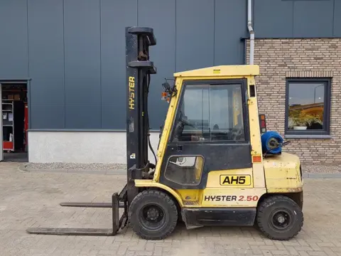 Hyster H2.50XM 2.5 ton Duplex Sideshift LPG Heftruck