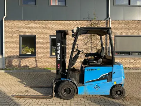 Hyundai 25BH-9 Elektra 2.5 ton Triplex Freelift Sideshift Heftruck