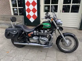 Triumph AMERICA (bj 2002)