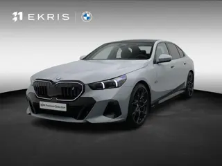 BMW i5 eDrive40 M Sport Edition | Innovation Pack | Travel Pack | Comfort Pack | Trekhaak | Panorama