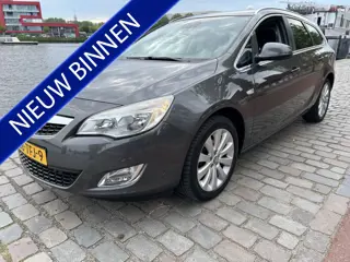 Opel Astra Sports Tourer 1.4 Turbo Cosmo navigatie airco/ecc apk