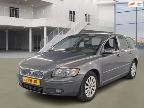 Volvo V50 2.4 Momentum AIRCO CRUISE LEDER TREKHAAK