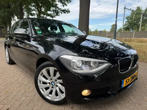 BMW 1-serie 114i Upgrade Edition 2012 Leder Interieur Bi Xenon