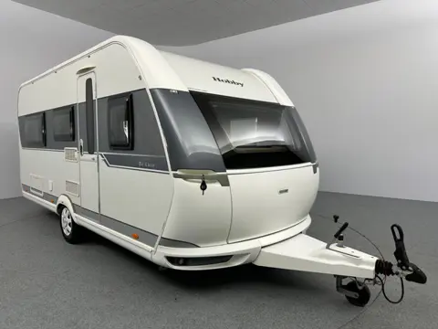 Hobby De Luxe 460 LU Mover Voortent Enkele bedden