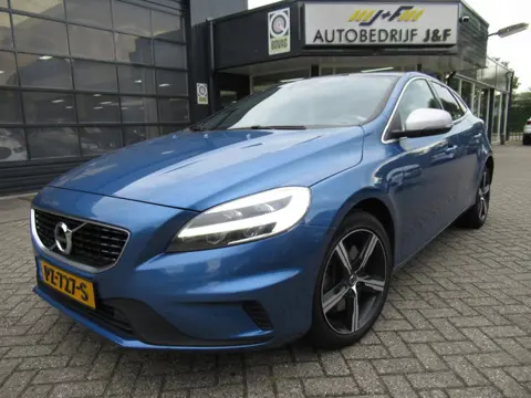 Volvo V40 2.0 T4 Business Sport / 1e EIG / AUTOMAAT / PANO / NAV / Stoelverw.