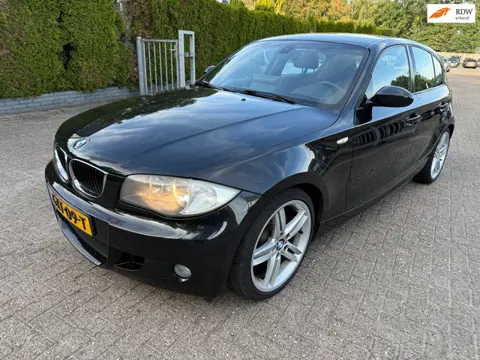 BMW 1-serie 118i AUT 5-DRS M-SPORT ECC LEDER CRUISE CARPLAY