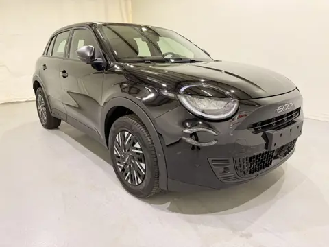 Fiat 600 1.2 Hybrid 100/110ps DCT6 Clima/Apple (bj 2025)