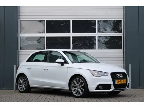 Audi A1 Sportback 1.2 TFSI Ambition Pro Line 5-Deurs Clima/Cruise/Stoelverwarming/PDC/Navi/Bluetooth