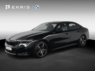 BMW i5 eDrive40 M Sport Edition 84 kWh | SOH 100% | M Sportpakket Pro | Trekhaak | Panoramadak