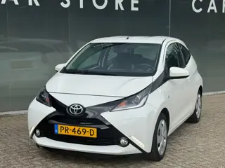 Toyota Aygo 1.0 VVT-i x-play Navi|Camera|Dealer Onderhouden
