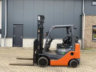 Toyota 8FGCU25 2.5 ton Duplex Sideshift LPG Heftruck