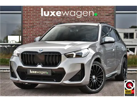 BMW X1 xDrive25e M-Sport 20inch ACC HUD E-zetels 360-cam Shadowline Adp-onderstel