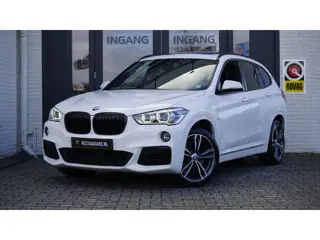 BMW X1 SDrive20i M Sport Shadowline CAMERA-CLIMA-CRUISE-FULL LED-HEADUP-LEDER-NAVIGATIE-PANORAMA-STO