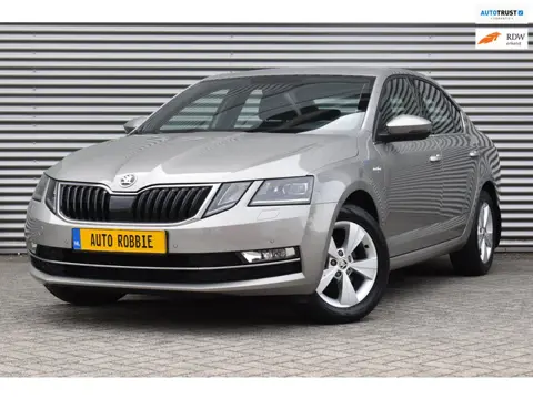 Skoda Octavia L&K 1.5 TSI 150-PK DSG, Airco, Navi, Cruise, Cruise, Trekhaak.