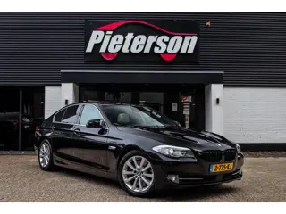 BMW 5-serie 550i High Executive PANO ALCANTARA SOFTCLOSE HUD