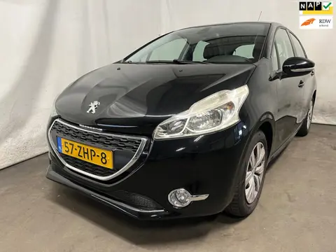 Peugeot 208 1.2 VTi Access - Schade