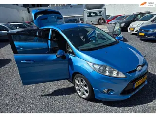 Ford Fiesta 1.4 Trend SPORT ZEER NETJES