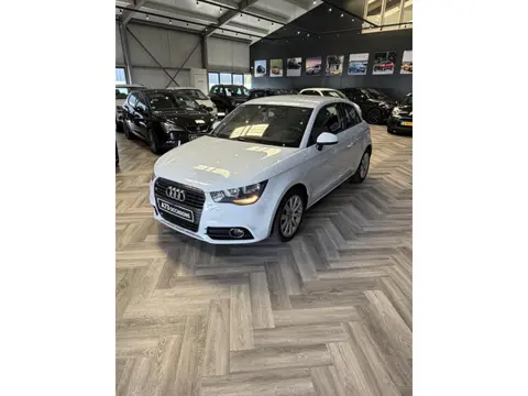 Audi A1 1.2 TFSI Ambition CRUISE,STOELVERWARMING,NAVIGATIE