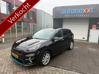 Kia e-Niro DynamicPlusLine 64 kWh AIRCO I NAV I LEDER INERIEUR I OPEN DAK I 1e EIGENAAR I COMPLETE O