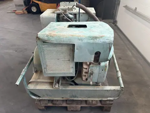 GENERATOR Onan Portaweld 200 Las generator Welding generator 200 Amp Benzine Petrol