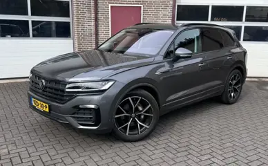 VOLKSWAGEN TOUAREG 3.0 tdi R-line  - Grijs kenteken - Trekhaak - 231PK