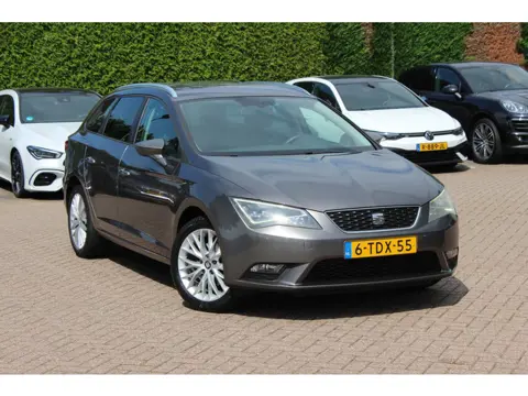 SEAT Leon ST 1.2 TSI Style First Edition / Leer&Alcantara / Navigatie / Parkeerhulp V+A / 17'' / Spo