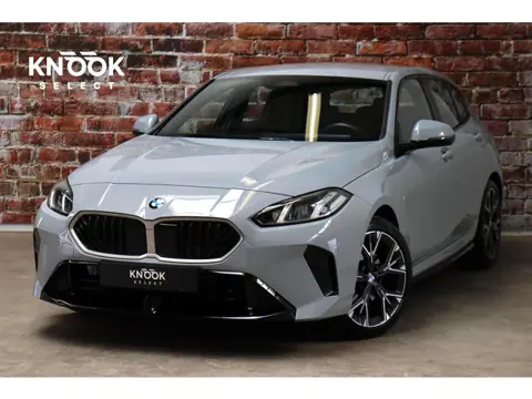 BMW 1-serie 120i High Executive M Sport Pakket Automaat / Adaptief M-onderstel / Sportstoelen / Driv