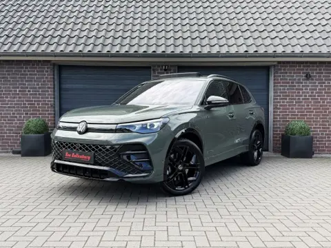 VOLKSWAGEN TIGUAN 1.5 E HYBRID R-LINE PANO TREKHAAK HK BLACK STYLE