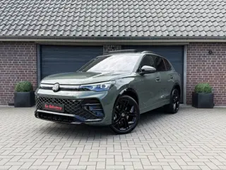 VOLKSWAGEN TIGUAN 1.5 E HYBRID R-LINE PANO TREKHAAK HK BLACK STYLE