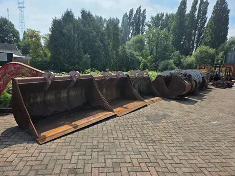 Diversen Dieplepels, brede bakken, puinbak en kopplaten