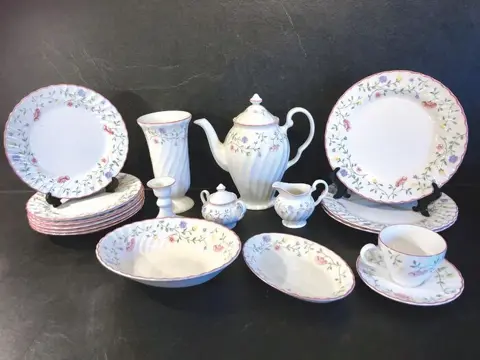 Johnson Brothers - Engels servies (18) - Romantisch -