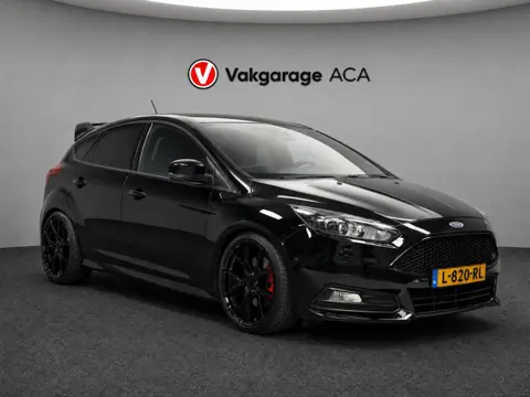 Ford Focus 2.0 ST // 250 PK // 122.000 km // CLIMA // NAVI // CARPLAY // PDC // CRUISE //