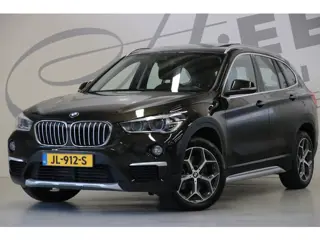 BMW X1 SDrive20i/ Panoramadak/ Trekhaak/