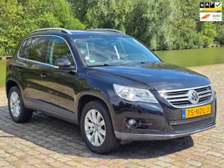 Volkswagen Tiguan 1.4 TSI Sport&Style 1e eigenaar dealer onderhouden navigatie cruis control parkeer