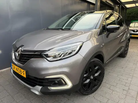 RENAULT CAPTUR 0.9 TCE Intens Two-tone lak, zwarte velgen
