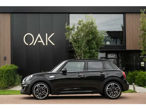 MINI 5-deurs 2.0 Cooper S | JCW-Trim | Navigatie | Half Leder | 5-Deurs | PDC | 18"LM | Midnight Bla