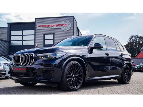BMW X5 XDrive45e High Executive | Panorama | Harman/Kardon | Driving Assisted | Trekhaak | 22 inch |